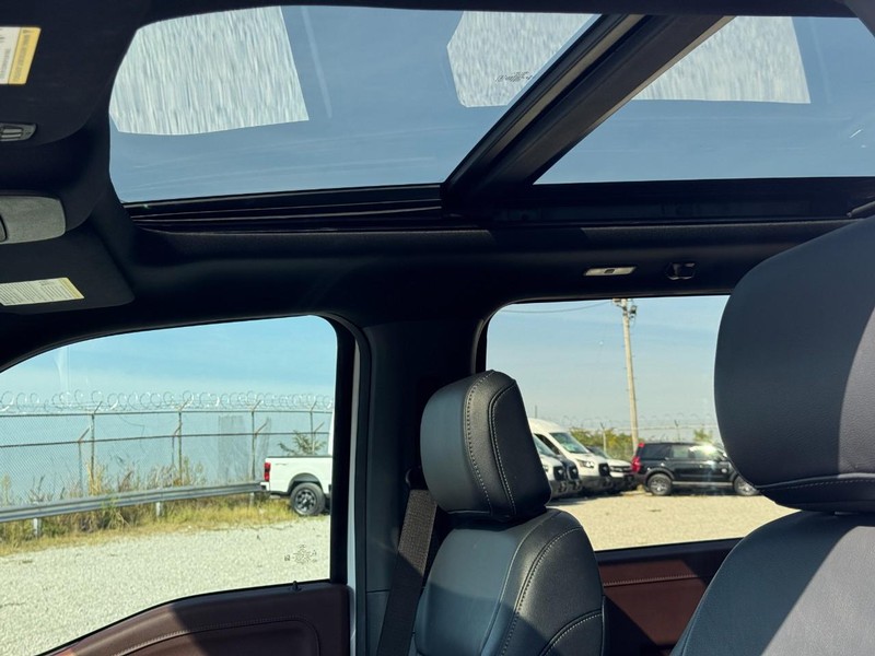 Ford F-150 Vehicle Full-screen Gallery Image 25