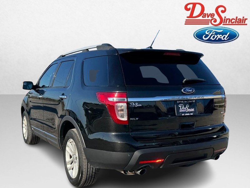 Ford Explorer Vehicle Full-screen Gallery Image 09