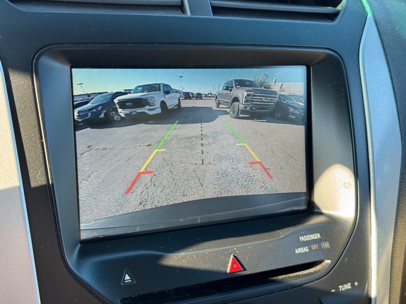 Ford Explorer Vehicle Full-screen Gallery Image 23