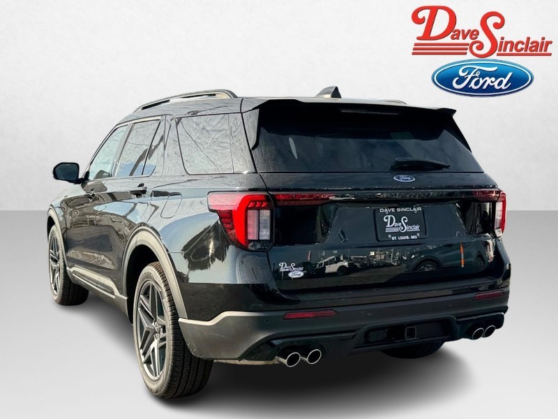 Ford Explorer Vehicle Image 09