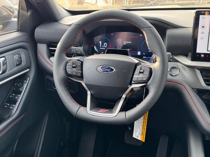 Ford Explorer Vehicle Image 16