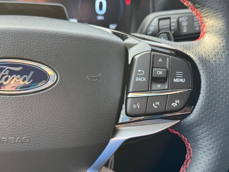 Ford Explorer Vehicle Image 25