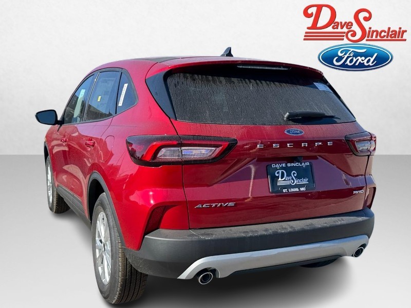 Ford Escape Vehicle Full-screen Gallery Image 09