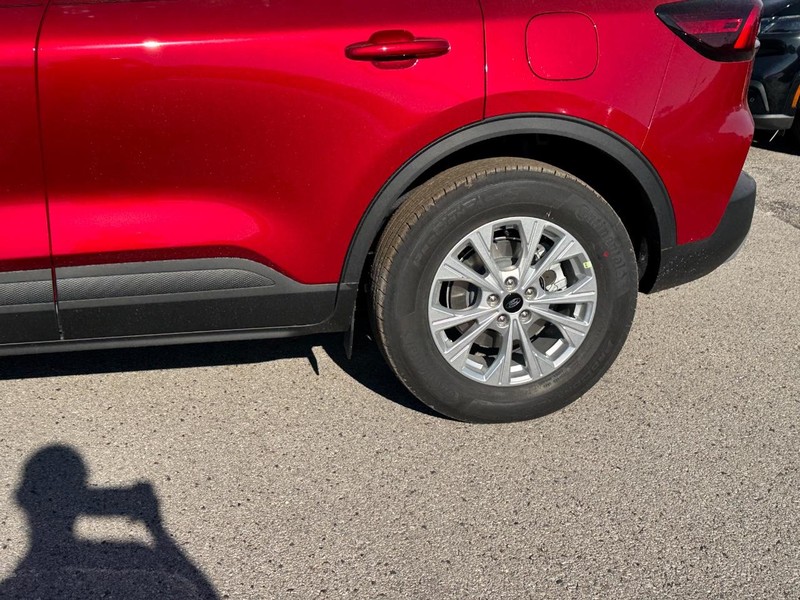 Ford Escape Vehicle Full-screen Gallery Image 11