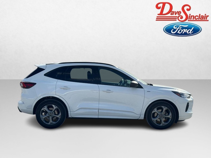 Ford Escape Vehicle Full-screen Gallery Image 05