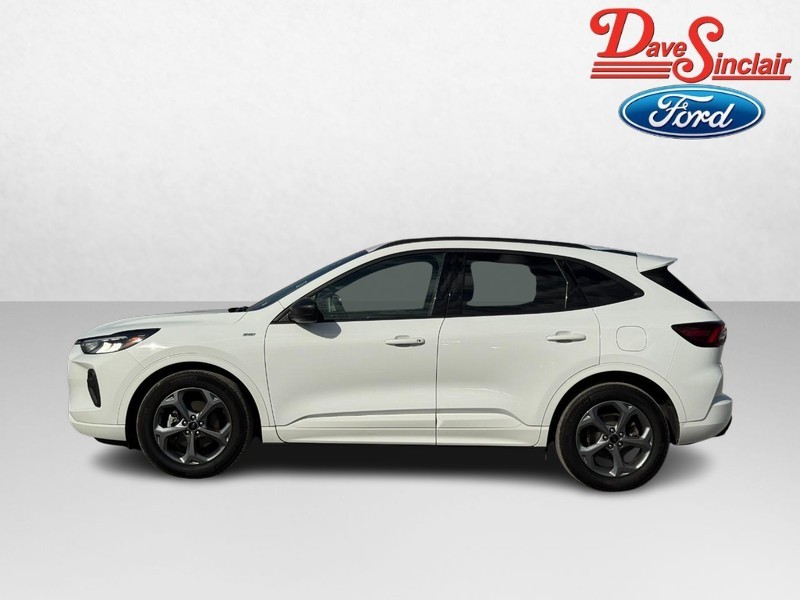 Ford Escape Vehicle Full-screen Gallery Image 10