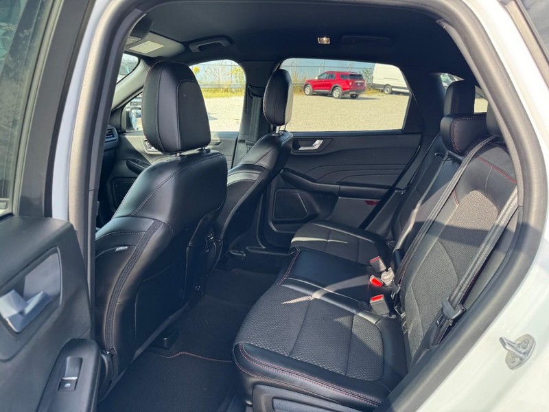 Ford Escape Vehicle Full-screen Gallery Image 12