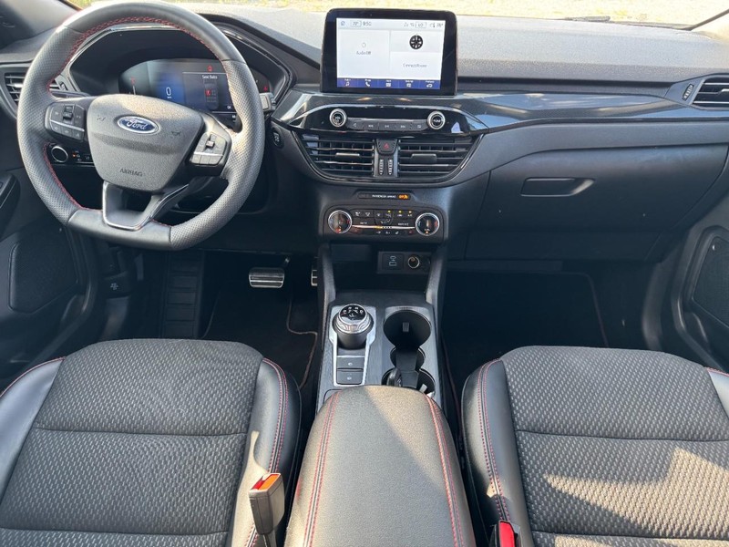 Ford Escape Vehicle Full-screen Gallery Image 15