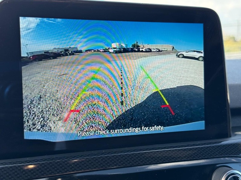 Ford Escape Vehicle Full-screen Gallery Image 22