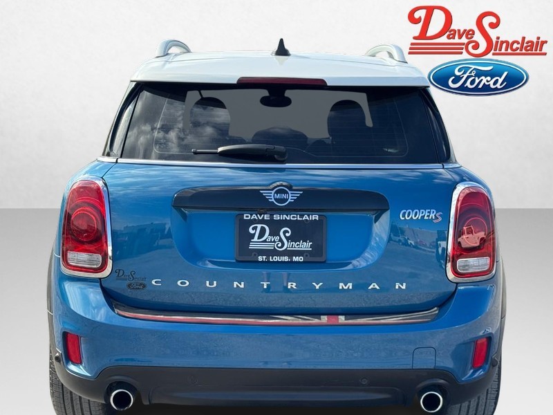 MINI Countryman Vehicle Image 08