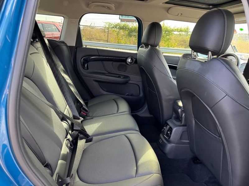 MINI Countryman Vehicle Image 13