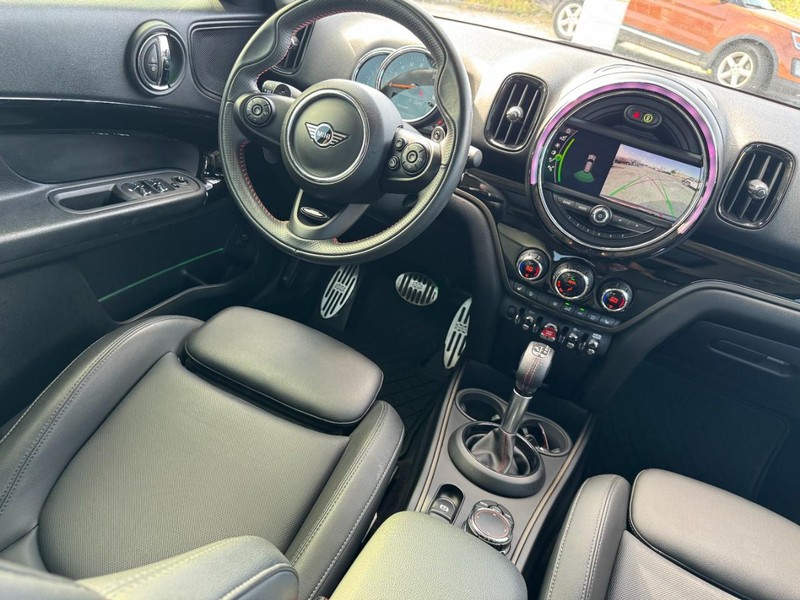 MINI Countryman Vehicle Image 14