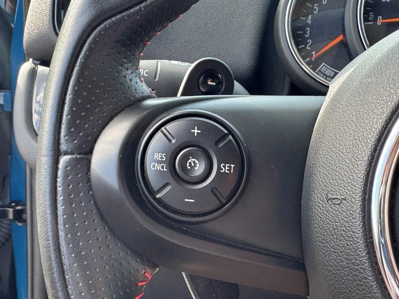 MINI Countryman Vehicle Image 18