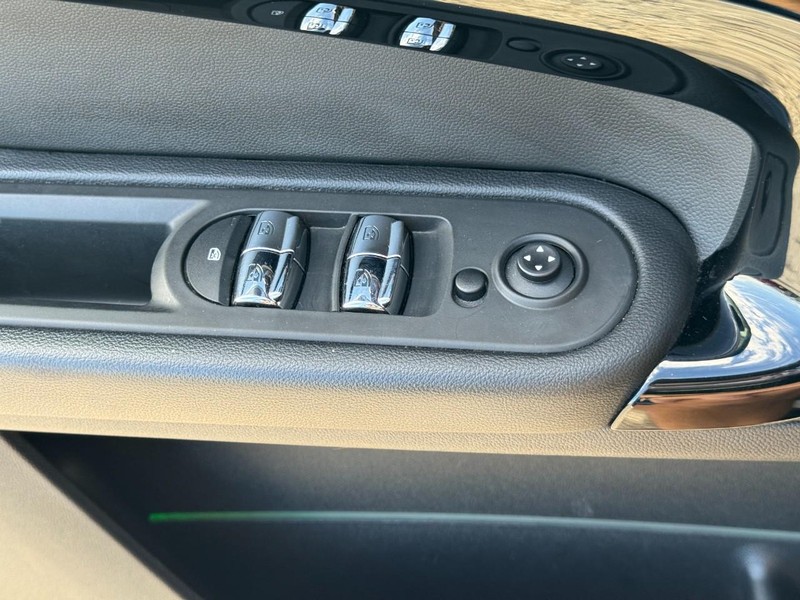 MINI Countryman Vehicle Image 25