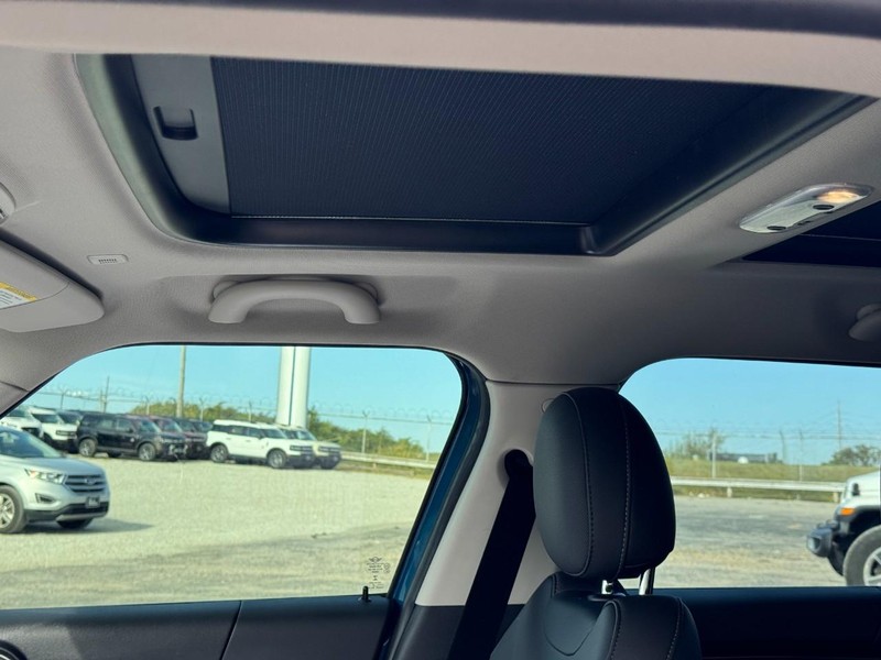 MINI Countryman Vehicle Image 26