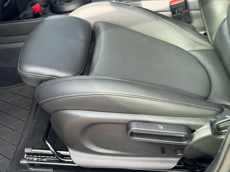 MINI Countryman Vehicle Image 27