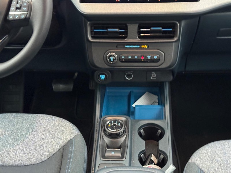 Ford Maverick Vehicle Image 18