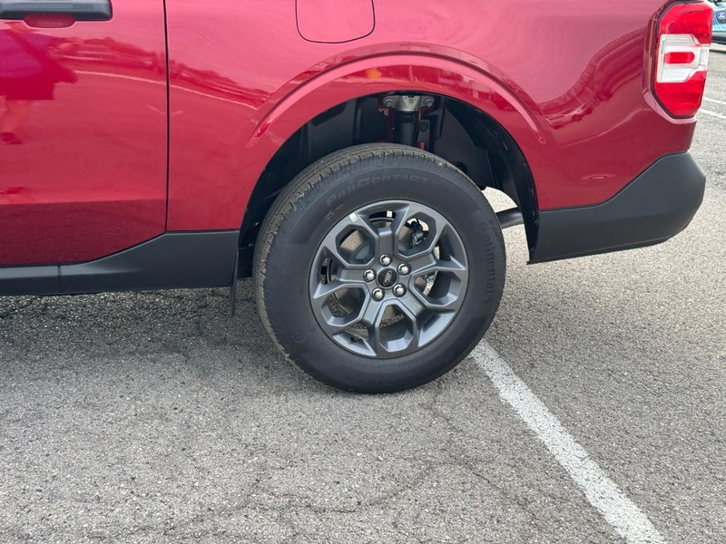 Ford Maverick Vehicle Image 12