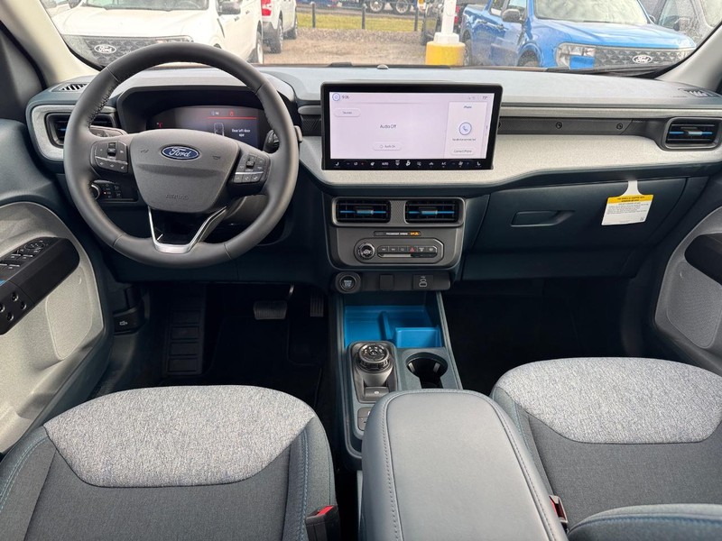 Ford Maverick Vehicle Image 13