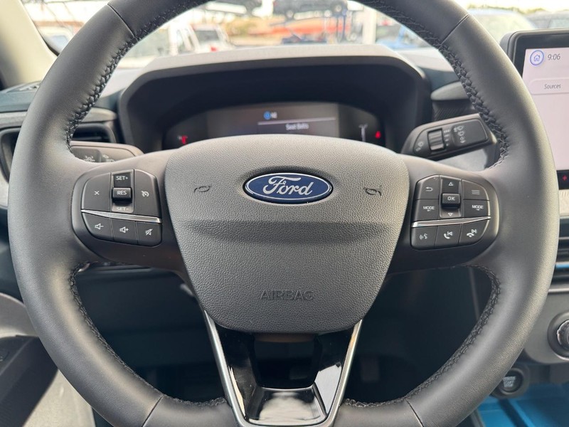 Ford Maverick Vehicle Image 19