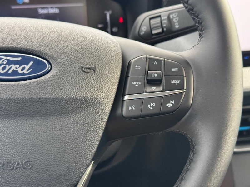 Ford Maverick Vehicle Image 21