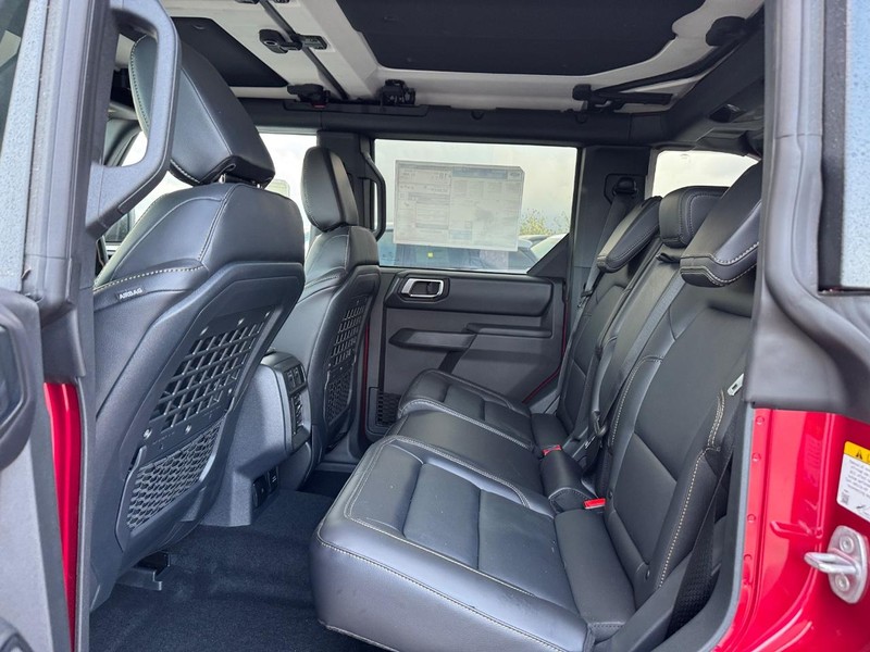 Ford Bronco Vehicle Image 12