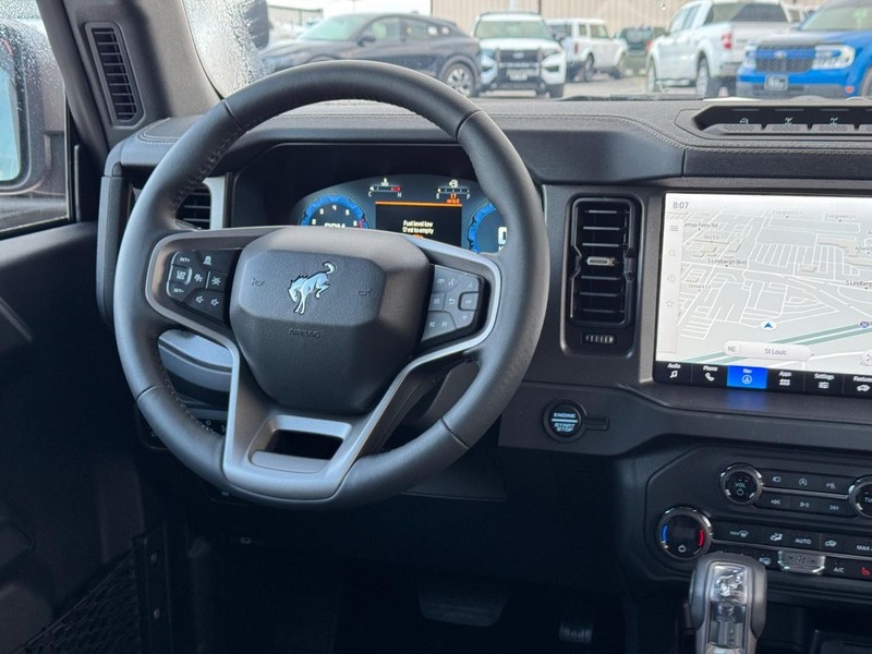 Ford Bronco Vehicle Image 15