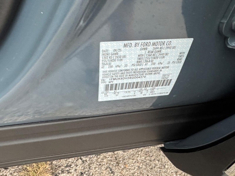 Ford Explorer Vehicle Image 26