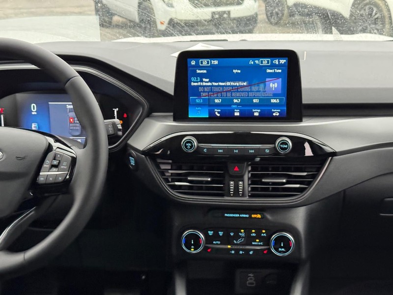 Ford Escape Vehicle Image 16