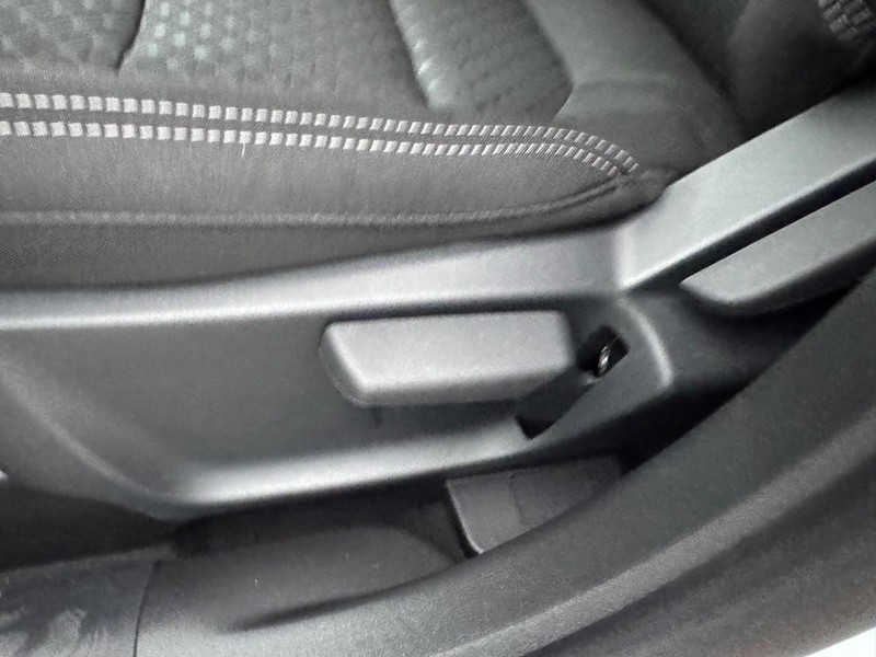 Ford Escape Vehicle Image 18