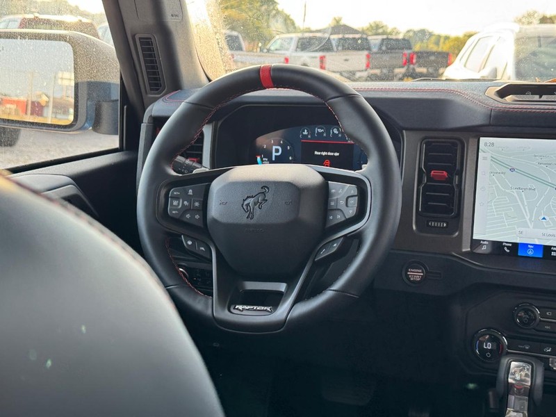 Ford Bronco Vehicle Image 15