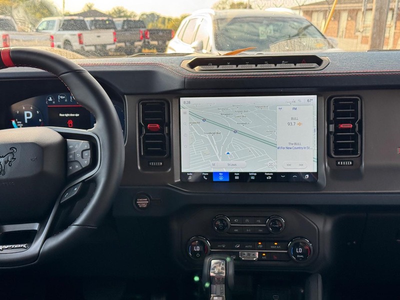 Ford Bronco Vehicle Image 16