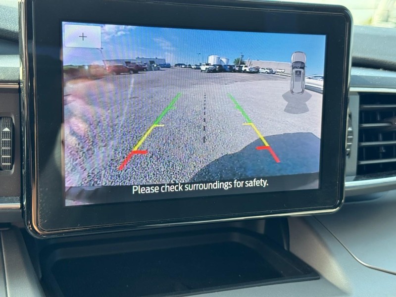 Ford Explorer Vehicle Full-screen Gallery Image 22