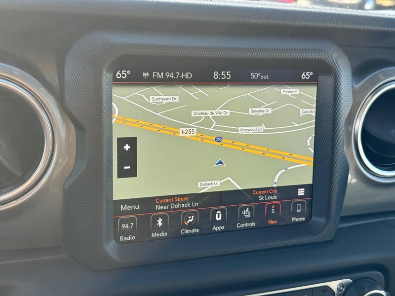 Jeep Wrangler Unlimited Vehicle Full-screen Gallery Image 21