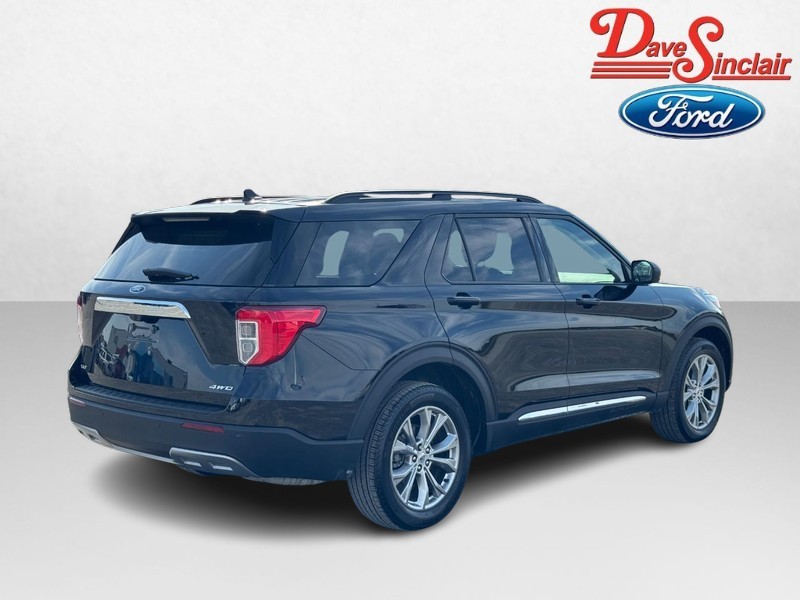 Ford Explorer Vehicle Full-screen Gallery Image 07