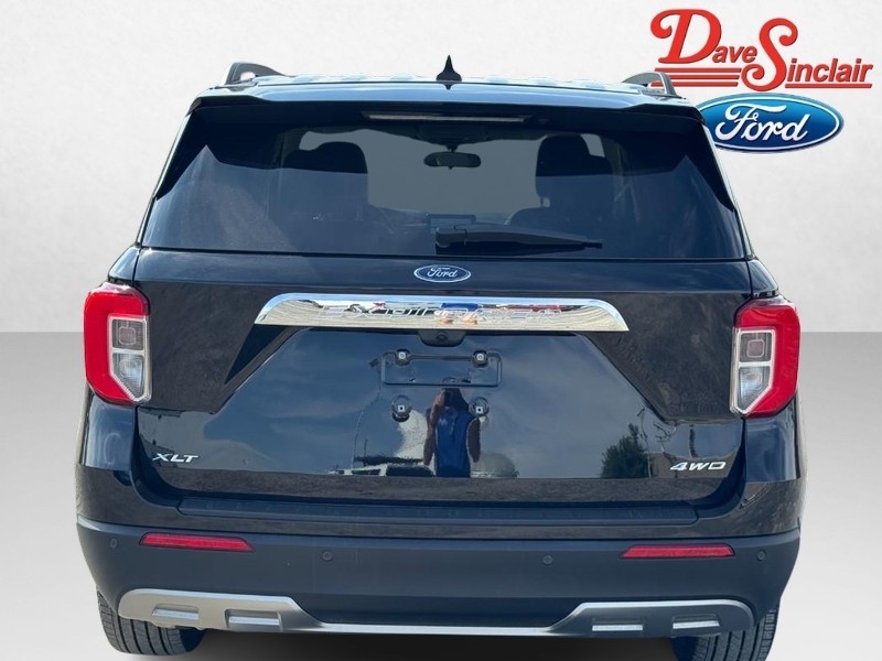 Ford Explorer Vehicle Full-screen Gallery Image 08