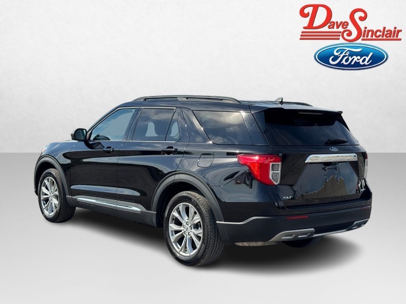 Ford Explorer Vehicle Full-screen Gallery Image 09