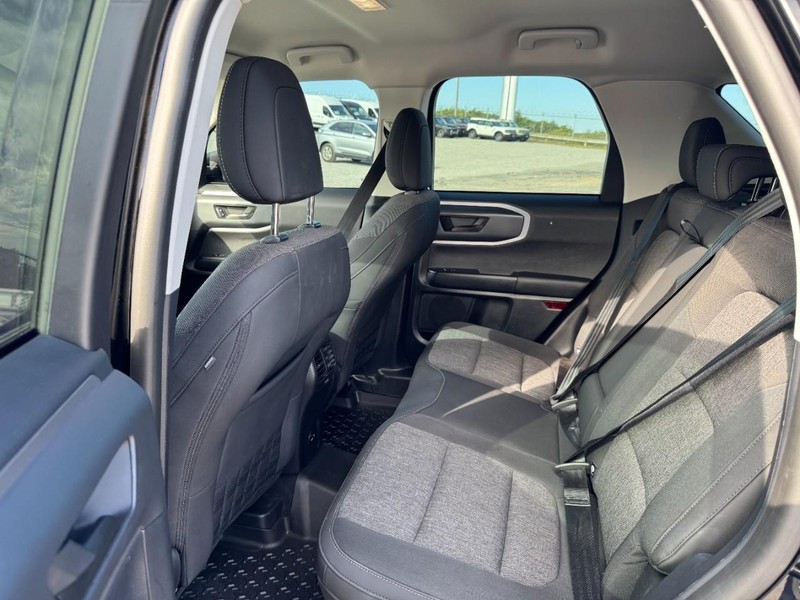 Ford Bronco Sport Vehicle Full-screen Gallery Image 12