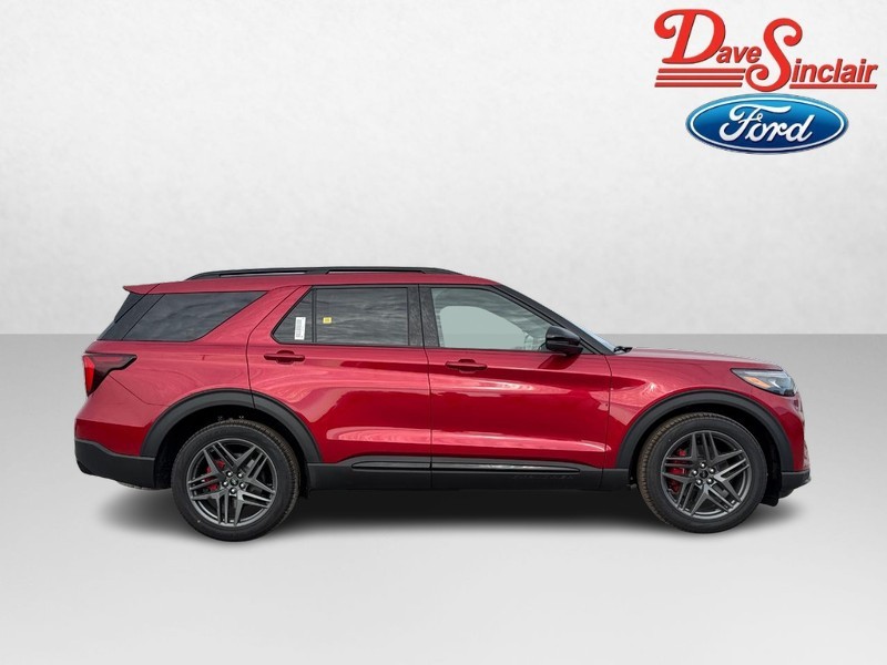 Ford Explorer Vehicle Full-screen Gallery Image 05