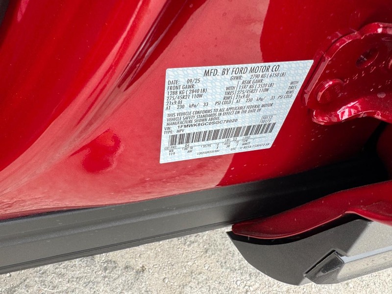 Ford Explorer Vehicle Full-screen Gallery Image 27