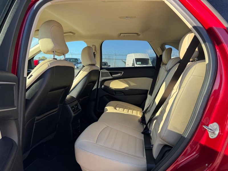 Ford Edge Vehicle Image 12