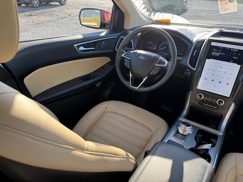 Ford Edge Vehicle Image 14