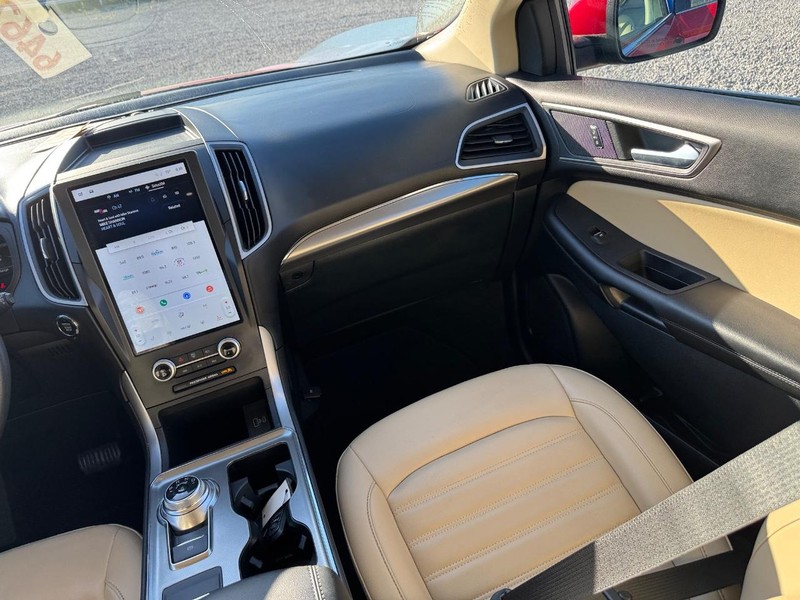 Ford Edge Vehicle Image 16