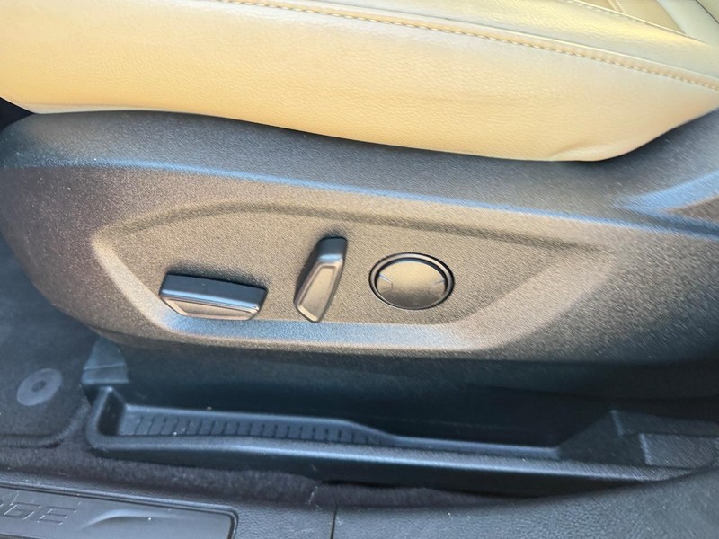 Ford Edge Vehicle Image 17