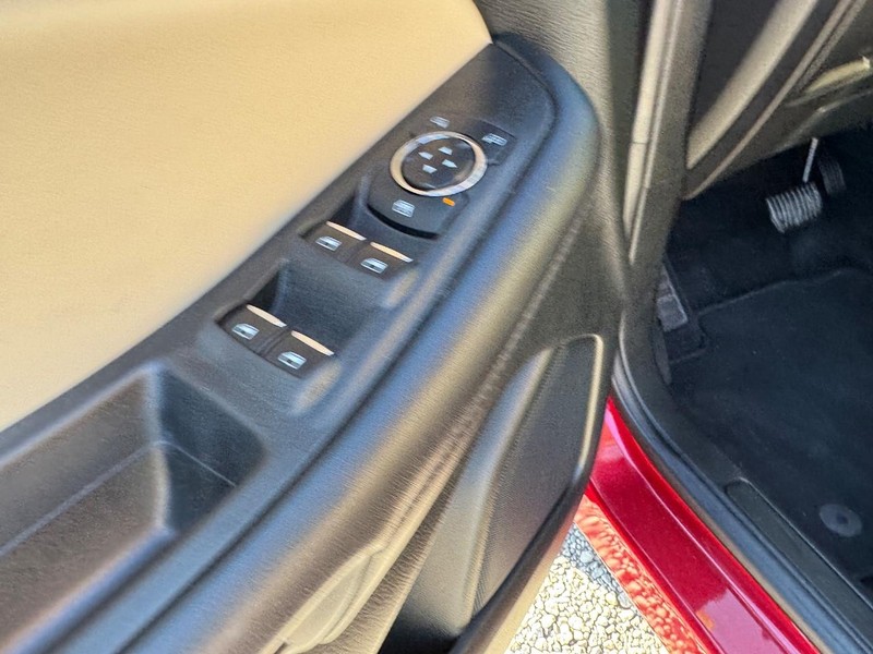 Ford Edge Vehicle Image 18