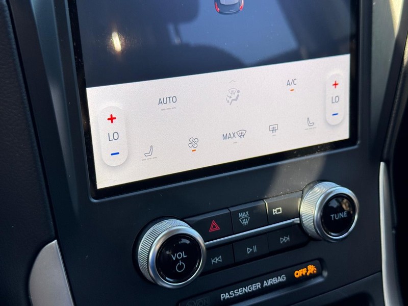 Ford Edge Vehicle Full-screen Gallery Image 23