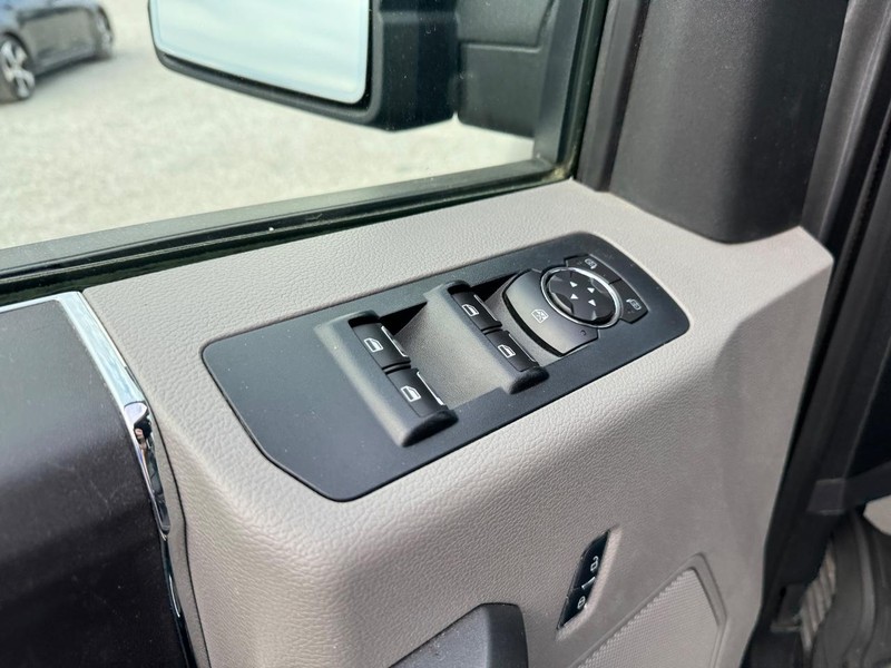 Ford F-150 Vehicle Image 16