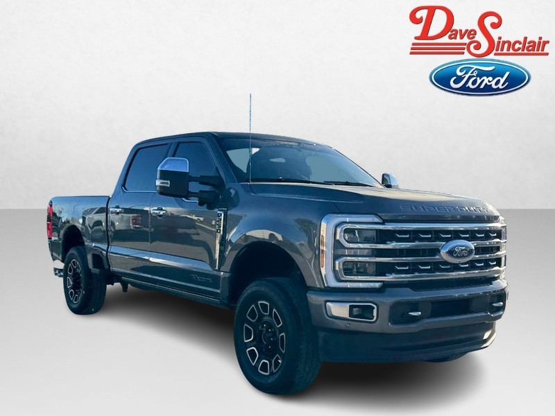 Ford Super Duty F-250 SRW Vehicle Full-screen Gallery Image 04