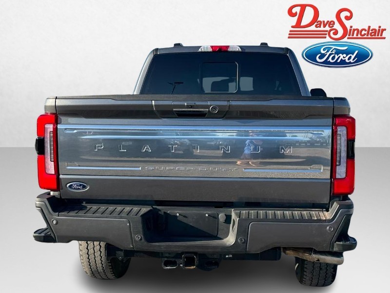 Ford Super Duty F-250 SRW Vehicle Full-screen Gallery Image 08