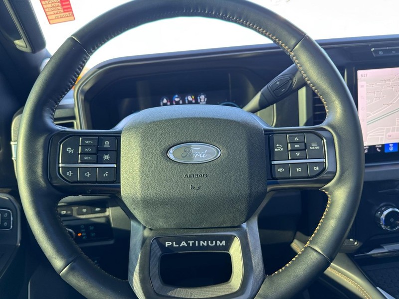 Ford Super Duty F-250 SRW Vehicle Full-screen Gallery Image 21